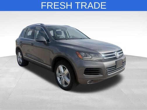 Cool Silver Metallic 2012 Volkswagen Touareg VR6 Lux