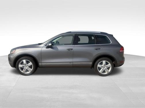 Cool Silver Metallic 2012 Volkswagen Touareg VR6 Lux