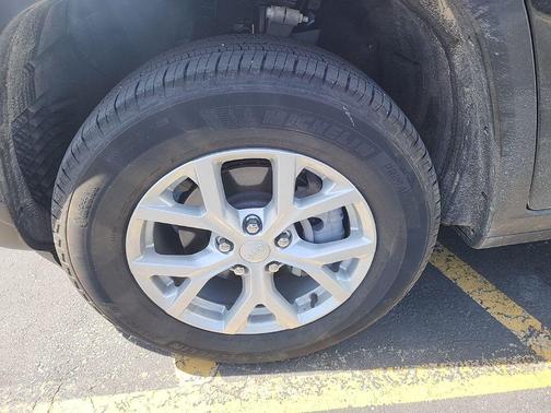 Rocky Mountain Pearlcoat 2024 Jeep Grand Cherokee Limited