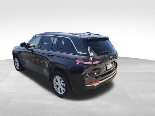 Rocky Mountain Pearlcoat 2024 Jeep Grand Cherokee Limited