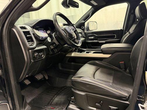 2019 RAM 2500 Laramie Crew Cab 4x4 6'4' Box