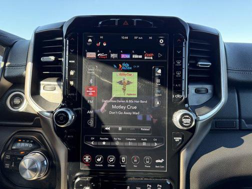 2019 RAM 2500 Laramie Crew Cab 4x4 6'4' Box