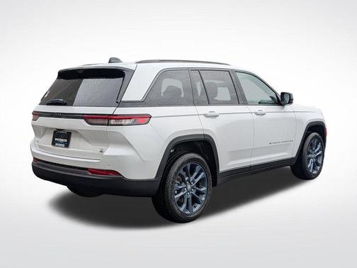 Bright White Clearcoat 2026 Jeep Grand Cherokee 85th Anniversary Edition