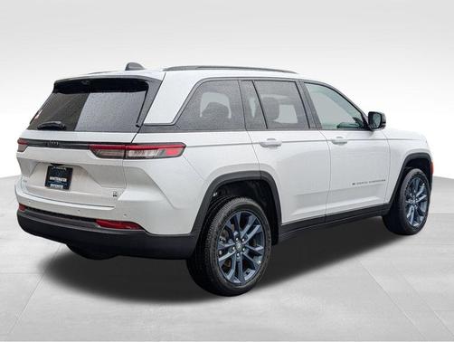 Bright White Clearcoat 2026 Jeep Grand Cherokee 85th Anniversary Edition