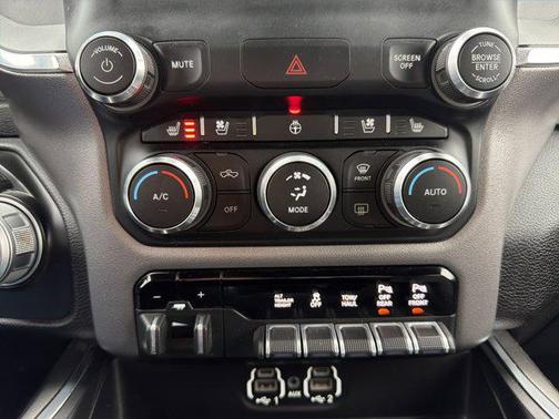 2022 RAM 2500 Laramie Crew Cab 4x4 6'4' Box