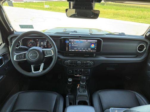 2024 Jeep Wrangler 4-Door Sahara 4x4