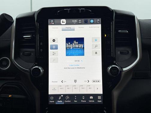 2023 RAM 3500 Laramie Crew Cab 4x4 8' Box