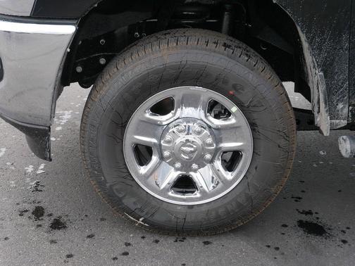 2026 RAM 3500 Tradesman Crew Cab 4x4 6'4' Box