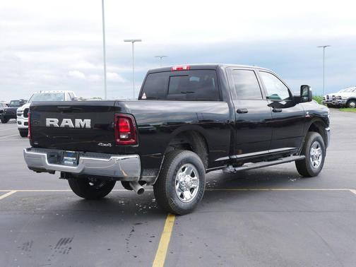 2026 RAM 3500 Tradesman Crew Cab 4x4 6'4' Box