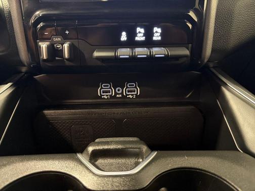 Bright White Clearcoat 2025 RAM 1500 Big Horn/Lone Star