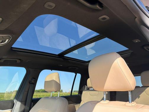 Rocky Mountain Pearlcoat 2023 Jeep Grand Cherokee L Limited