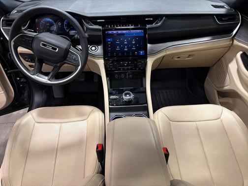 Rocky Mountain Pearlcoat 2023 Jeep Grand Cherokee L Limited