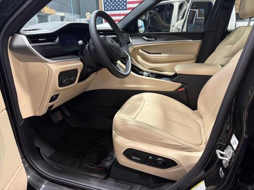 Rocky Mountain Pearlcoat 2023 Jeep Grand Cherokee L Limited