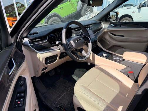 Rocky Mountain Pearlcoat 2023 Jeep Grand Cherokee L Limited