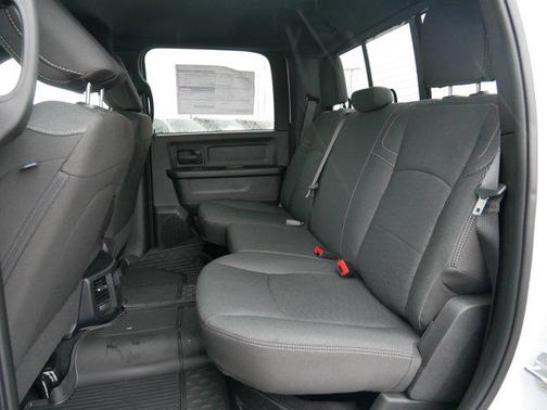 2025 RAM 2500 Tradesman Crew Cab 4x4 6'4' Box