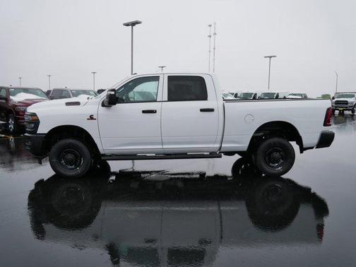 2025 RAM 2500 Tradesman Crew Cab 4x4 6'4' Box