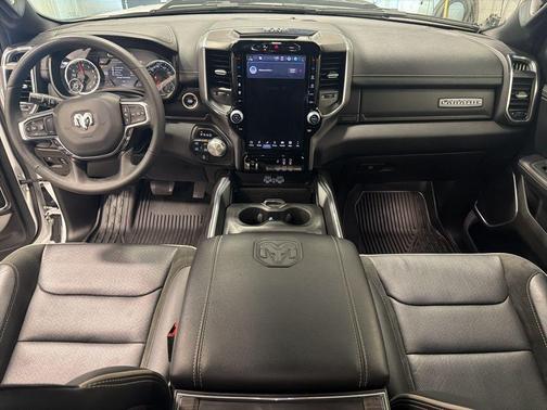 Bright White Clearcoat 2025 RAM 1500 Laramie