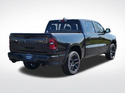 Diamond Black Crystal Pearlcoat 2026 RAM 1500 Laramie