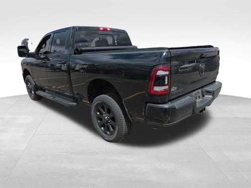 Diamond Black Crystal Pearlcoat 2024 RAM 2500 Big Horn Crew Cab 4x4 6'4' Box