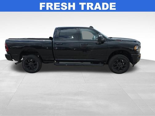 Diamond Black Crystal Pearlcoat 2024 RAM 2500 Big Horn Crew Cab 4x4 6'4' Box