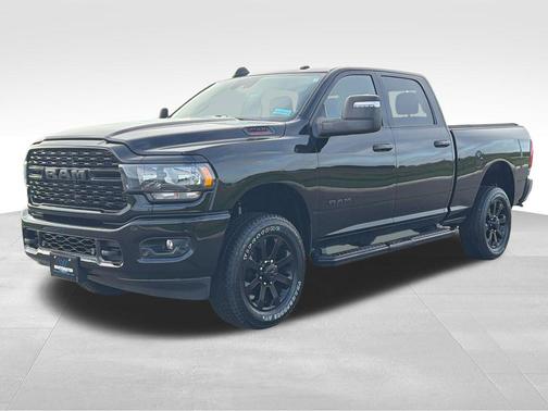 Diamond Black Crystal Pearlcoat 2024 RAM 2500 Big Horn Crew Cab 4x4 6'4' Box
