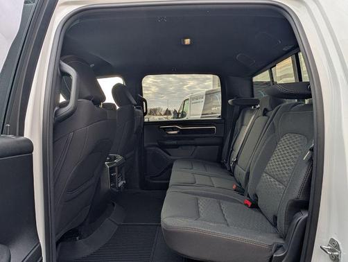 Bright White Clearcoat 2026 RAM 1500 Big Horn/Lone Star