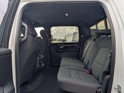 Bright White Clearcoat 2026 RAM 1500 Big Horn/Lone Star