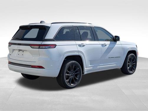 Bright White Clearcoat 2026 Jeep Grand Cherokee Limited
