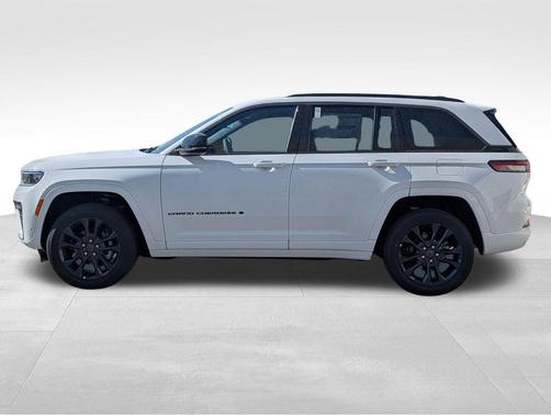 Bright White Clearcoat 2026 Jeep Grand Cherokee Limited