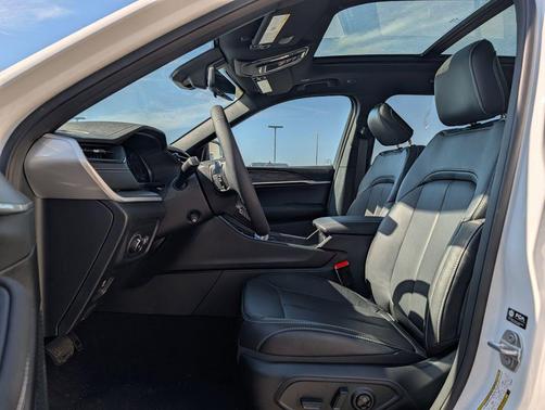 Bright White Clearcoat 2026 Jeep Grand Cherokee Limited