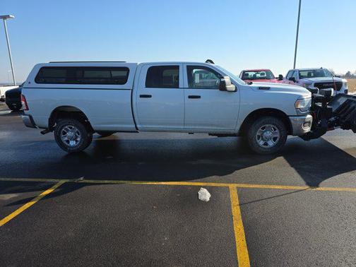 2024 RAM 2500 Tradesman Crew Cab 4x4 8' Box