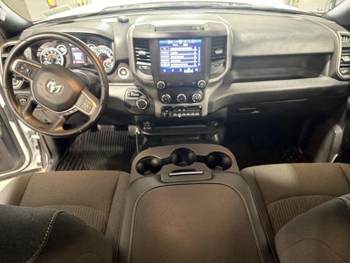 Bright White Clearcoat 2024 RAM 2500 Tradesman Crew Cab 4x4 8' Box