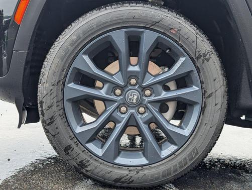 Diamond Black Crystal Pearlcoat 2026 Jeep Grand Cherokee 85th Anniversary Edition