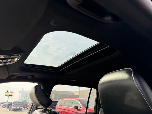 Bright White Clearcoat 2023 Jeep Grand Cherokee L Altitude