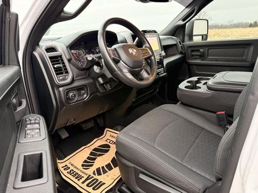 Bright White Clearcoat 2026 RAM 2500 Black Express Crew Cab 4x4 6'4' Box