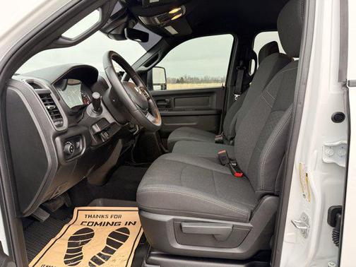 2026 RAM 2500 Black Express Crew Cab 4x4 6'4' Box