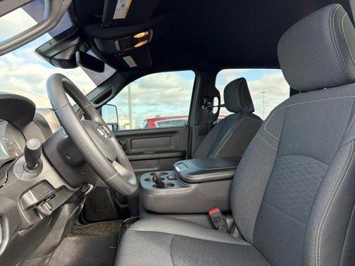 2026 RAM 2500 Black Express Crew Cab 4x4 6'4' Box