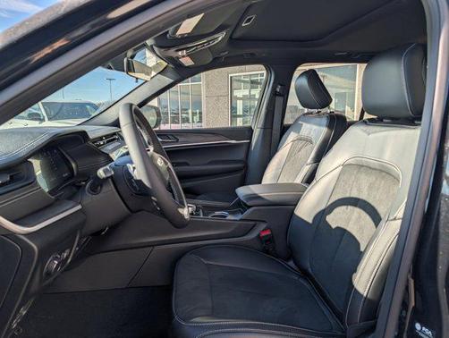 2026 Jeep Grand Cherokee Altitude