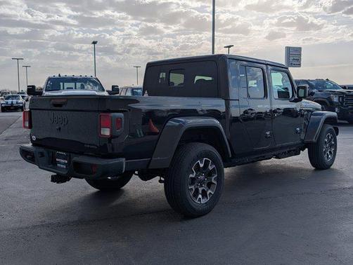2026 Jeep Gladiator Sahara 4x4
