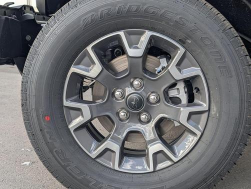Black Clearcoat 2026 Jeep Gladiator Sahara 4x4