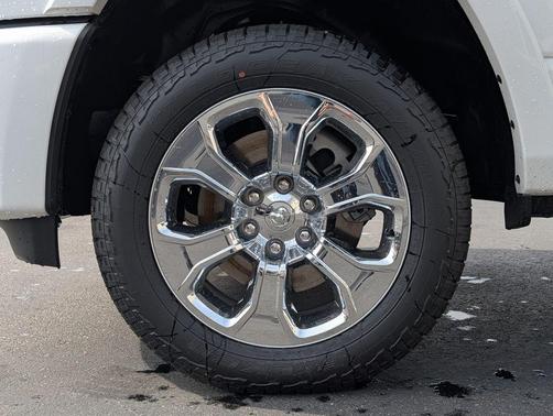 Bright White Clearcoat 2026 RAM 1500 Big Horn/Lone Star