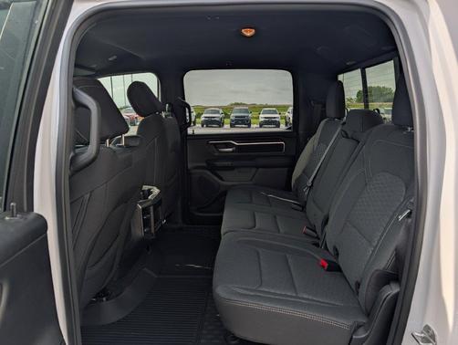 Bright White Clearcoat 2026 RAM 1500 Big Horn/Lone Star