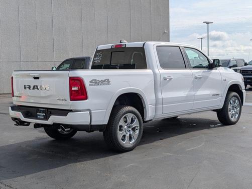 Bright White Clearcoat 2026 RAM 1500 Big Horn/Lone Star