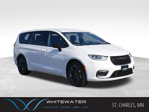 Bright White Clearcoat 2026 Chrysler Pacifica L
