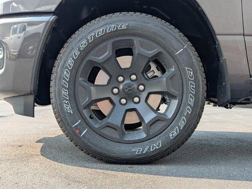 Granite Crystal Metallic Clearcoat 2026 RAM 1500 Big Horn/Lone Star