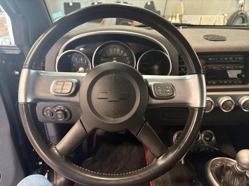 Smokin Asphalt 2005 Chevrolet SSR LS