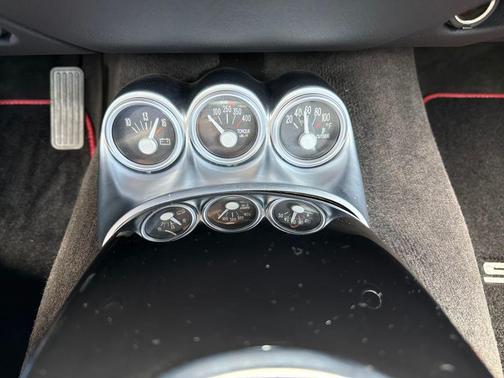 Smokin Asphalt 2005 Chevrolet SSR LS