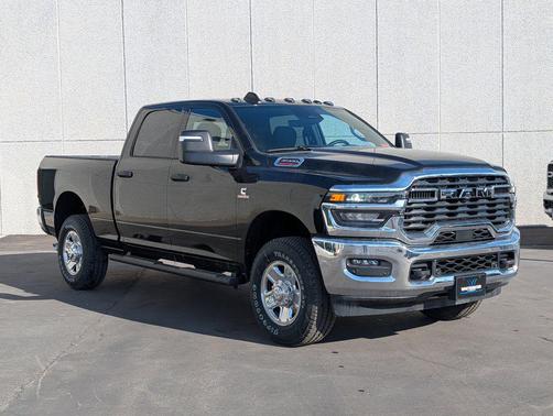 Diamond Black Crystal Pearlcoat 2026 RAM 3500 Tradesman Crew Cab 4x4 6'4' Box