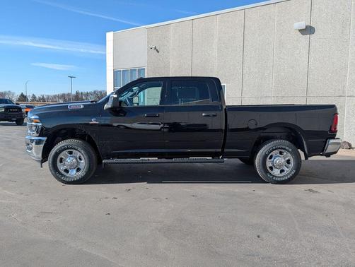 2026 RAM 3500 Tradesman Crew Cab 4x4 6'4' Box