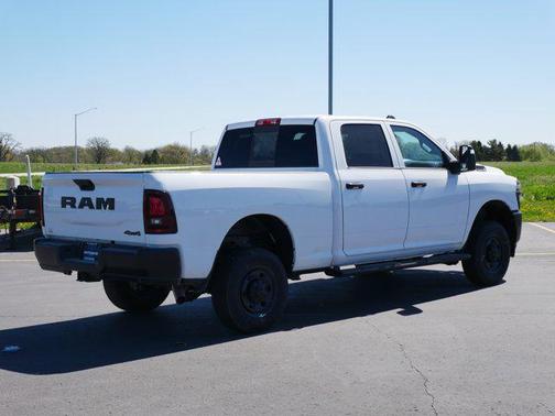 2025 RAM 2500 Tradesman Crew Cab 4x4 6'4' Box
